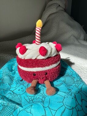 Jellycat Amuseables Cheri Cake